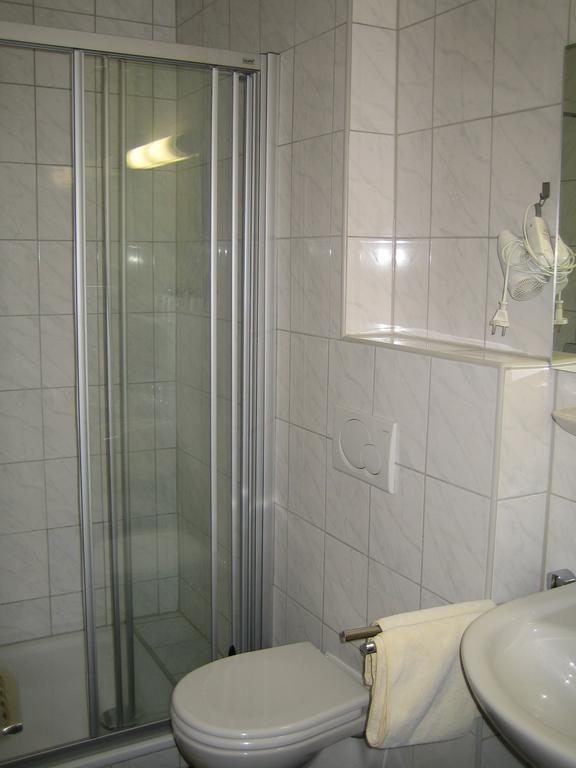 Landhotel Weinhaus Treis Weinähr 객실 사진